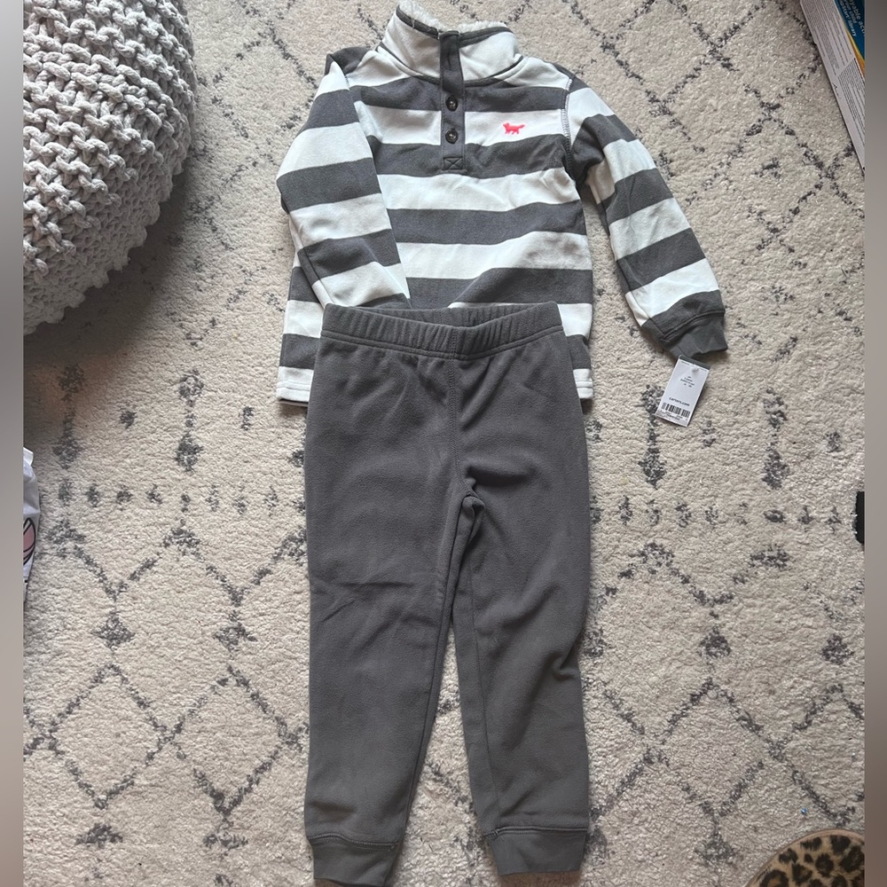 Carters fleece 4t set NWT